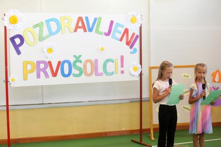 PRVI ŠOLSKI DAN SPREJEM PRVOOLČKOV BEGUNJE 07 FOTO LJUBO VUKELIČ
